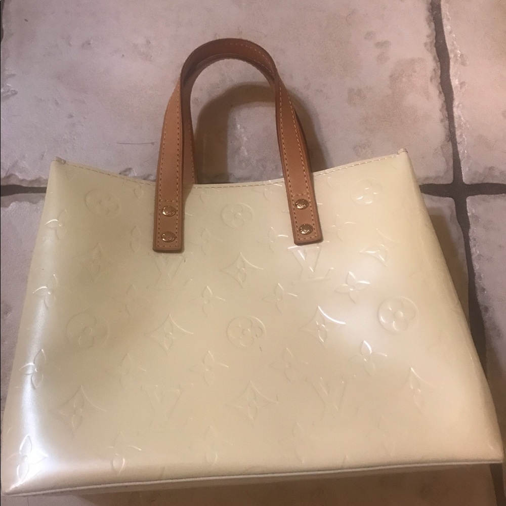 Louis Vuitton Vernis Reade Bag